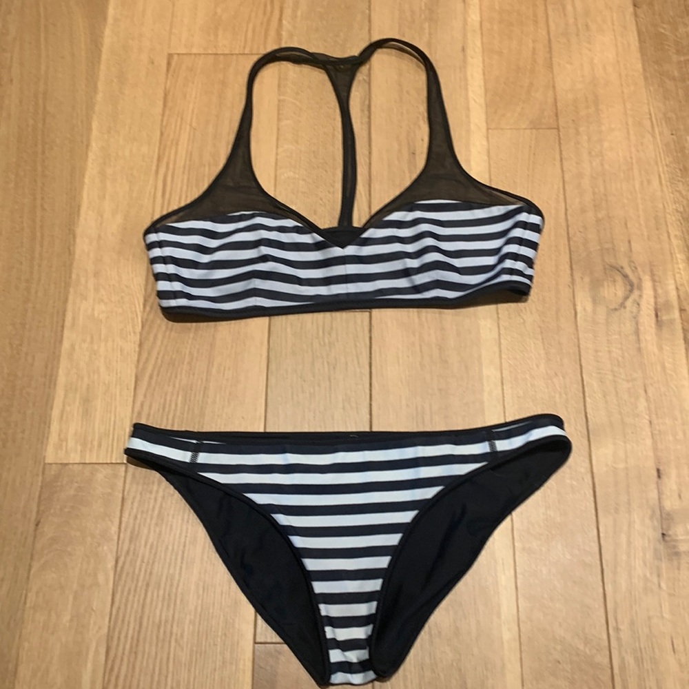 Lululemon reversible bikini size 12/14
